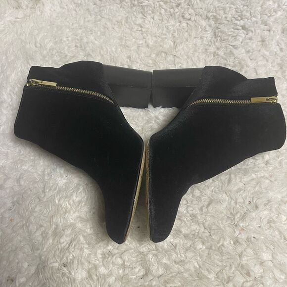 Bella Vita Fabric Black Suede Ankle Booties with Chunky Heels Side Zipper SZ12M - Picture 6 of 12